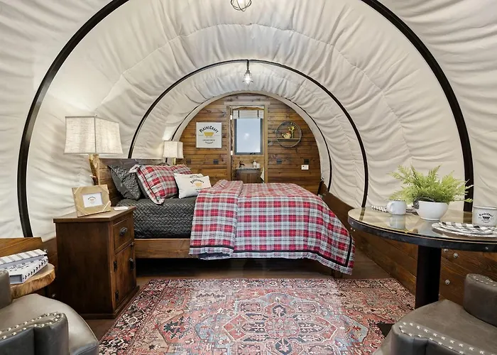 Grand Canyon Covered Wagon For Family-friendly Glamping In Meadview, Arizona Meadview