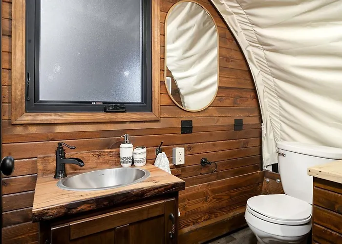 Grand Canyon Covered Wagon For Family-friendly Glamping In Meadview, Arizona Holiday home Meadview