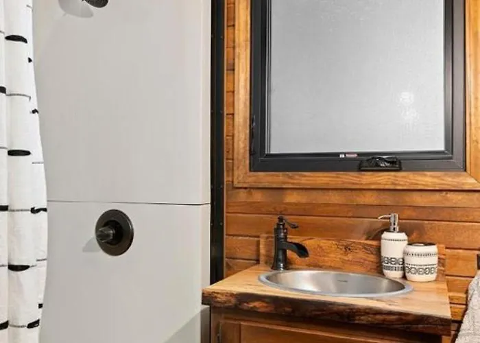 Grand Canyon Covered Wagon For Family-friendly Glamping In Meadview, Arizona *